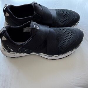 TIEM Cycling Shoes Women's Black Athletic Shoes